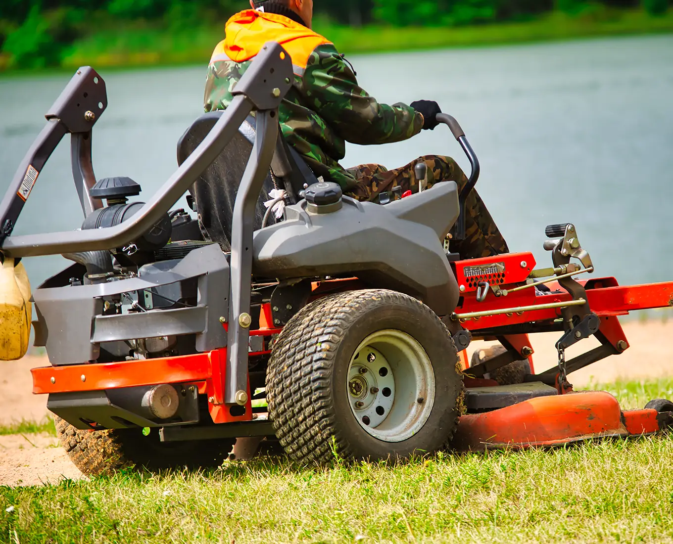 Weekly Lawn Mowing Services done by Arizmendi Brothers in edwardsville il